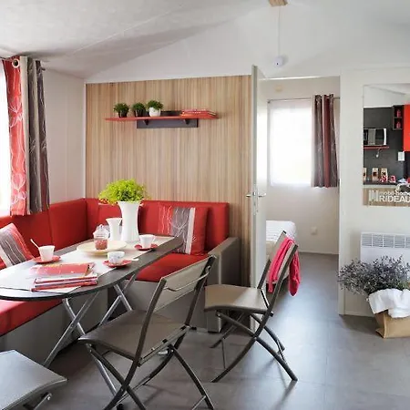 אתר קמפינג Le California סן ז'אן דה מון